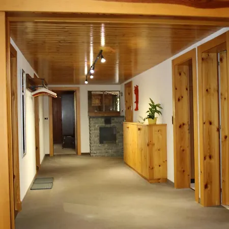 Apartment Haus Antrona Ferienwohnung Mit 5 Schlafzimmern Fuer Familien Und Gruppen Saas-Almagell