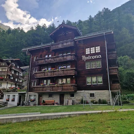 Haus Antrona Ferienwohnung Mit 5 Schlafzimmern Fuer Familien Und Gruppen Saas-Almagell